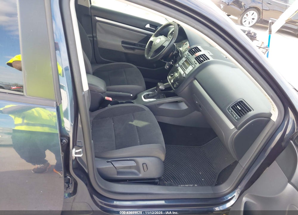 2009 VOLKSWAGEN JETTA 2.5L S VIN: 3VWKM71K89M308546