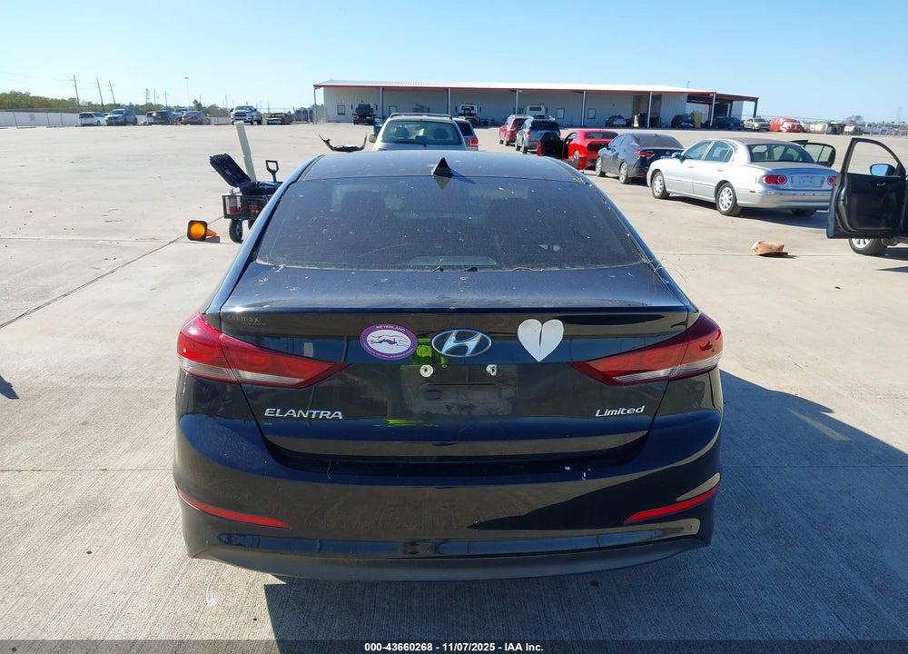 2017 HYUNDAI ELANTRA VIN: 5NPD84LF3HH003541