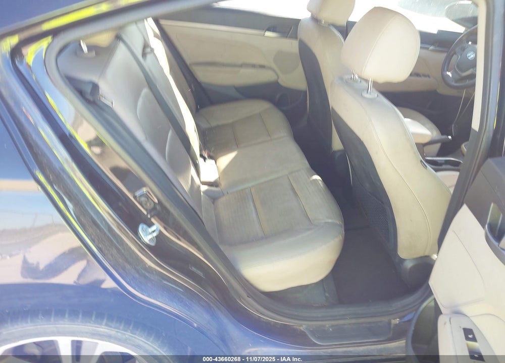 2017 HYUNDAI ELANTRA VIN: 5NPD84LF3HH003541