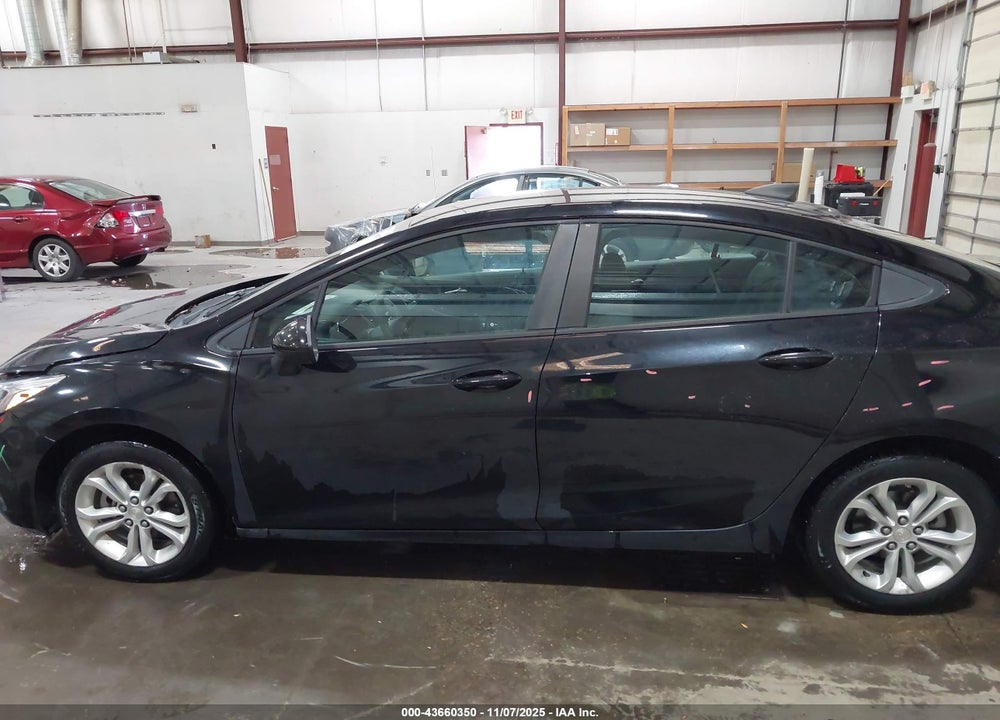 2019 CHEVROLET CRUZE LS VIN: 1G1BC5SM6K7112611