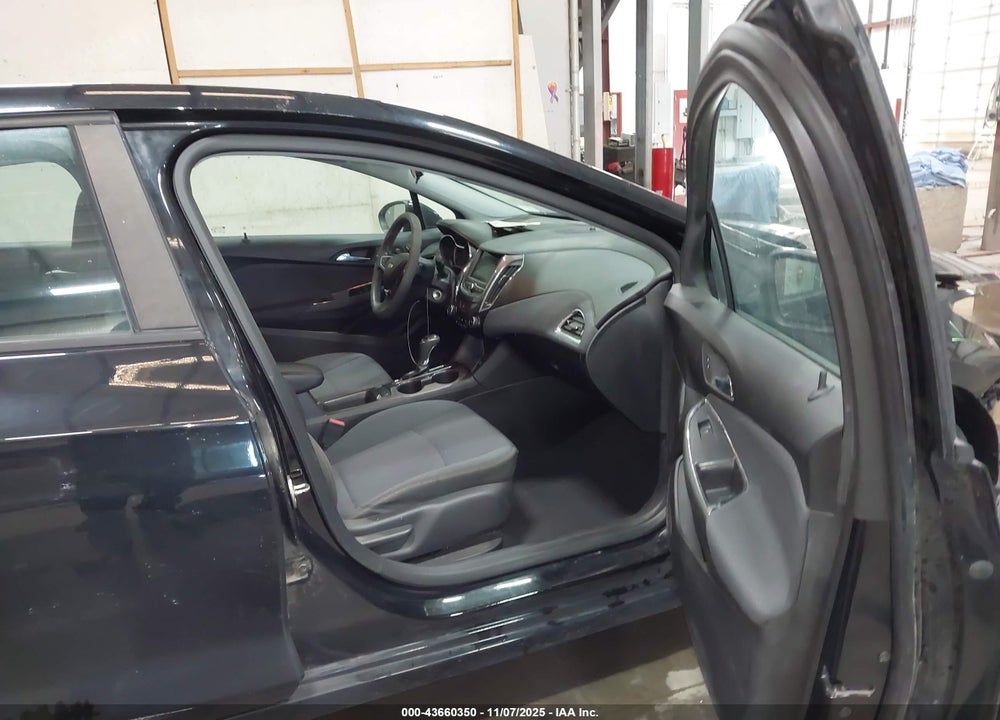 2019 CHEVROLET CRUZE LS VIN: 1G1BC5SM6K7112611