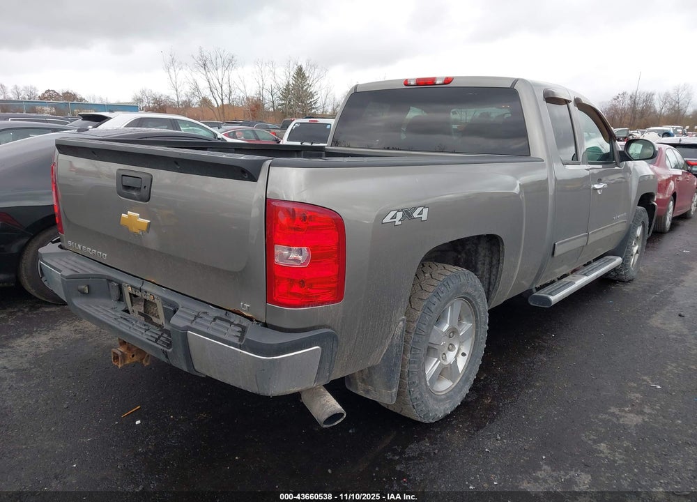 2013 CHEVROLET SILVERADO 1500 LT VIN: 1GCRKSE76DZ306334