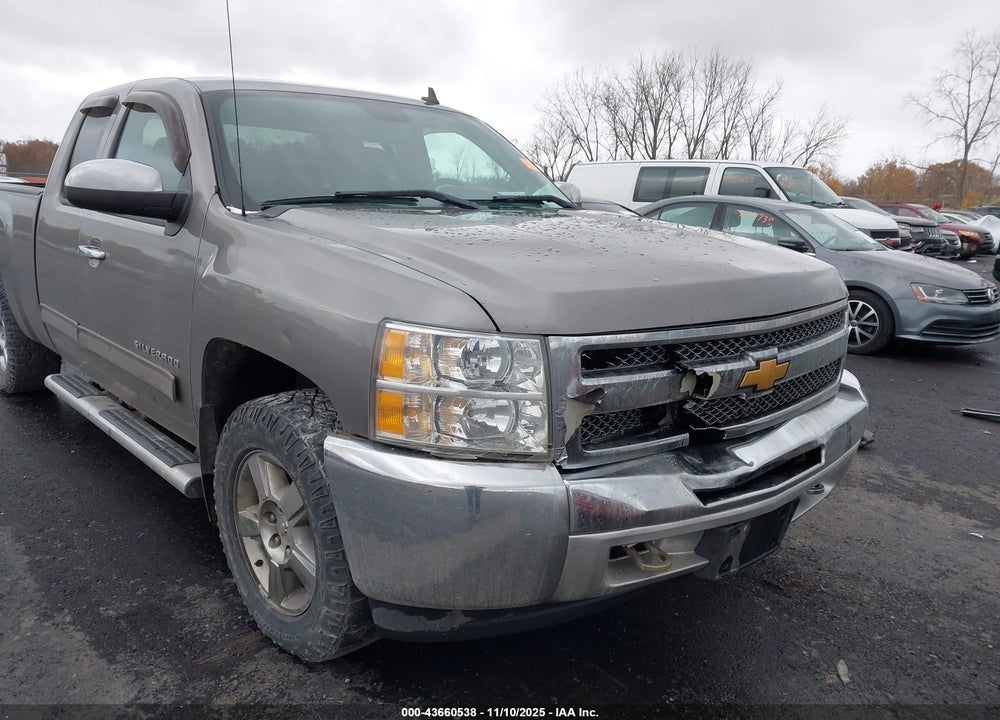 2013 CHEVROLET SILVERADO 1500 LT VIN: 1GCRKSE76DZ306334