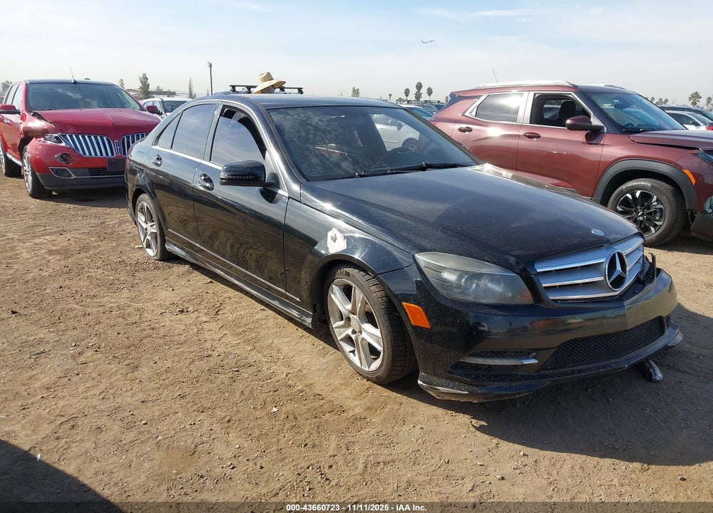 2011 MERCEDES-BENZ C 300 LUXURY/SPORT VIN: WDDGF5EB0BF632894