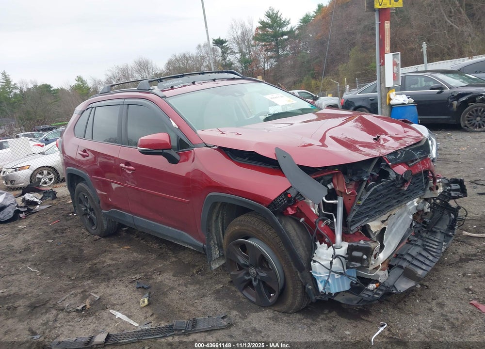 2021 TOYOTA RAV4 XLE VIN: 2T3P1RFVXMW208309
