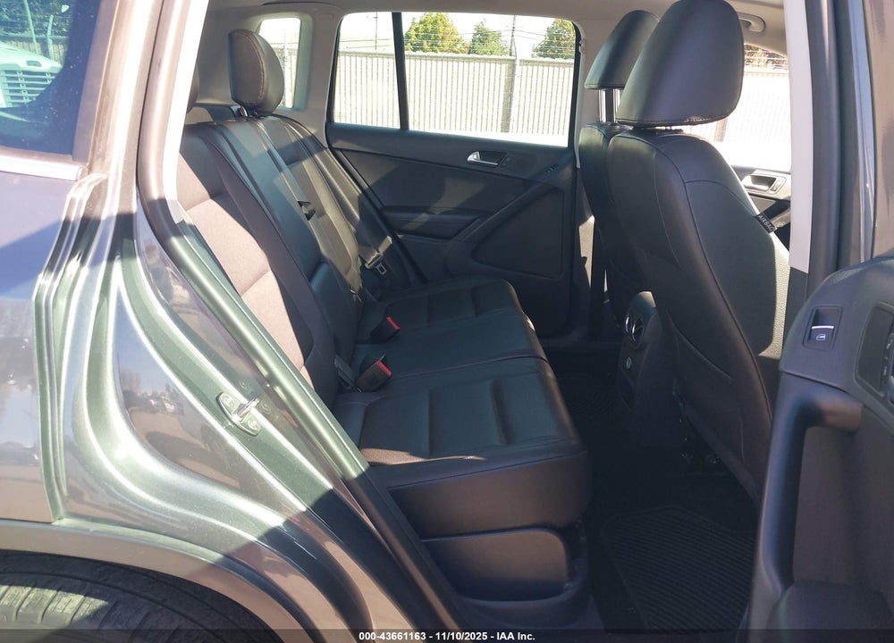 2013 VOLKSWAGEN TIGUAN VIN: WVGBV7AX3DW004699