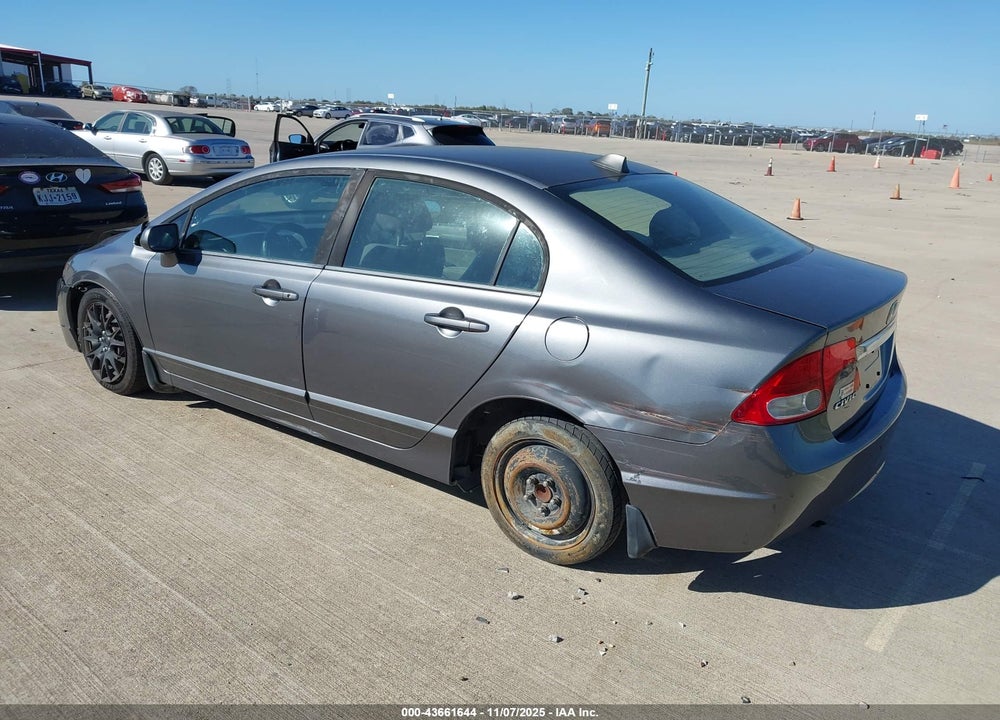 2010 HONDA CIVIC LX VIN: 19XFA1F55AE007695