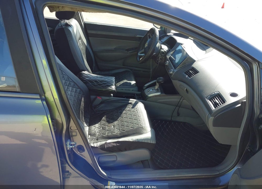 2010 HONDA CIVIC LX VIN: 19XFA1F55AE007695