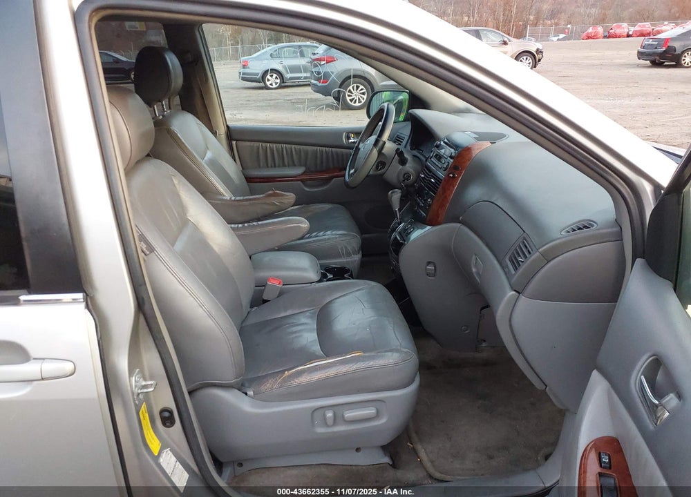 2005 TOYOTA SIENNA XLE VIN: 5TDBA22C75S041920