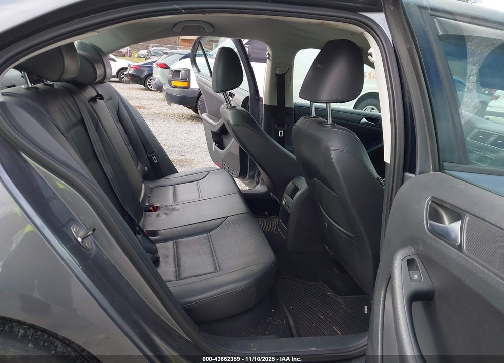 2014 VOLKSWAGEN JETTA 1.8T SE VIN: 3VWD07AJ5EM247209