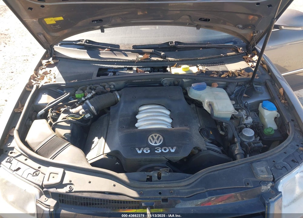 2005 VOLKSWAGEN PASSAT GLX VIN: WVWWU63B25E070060