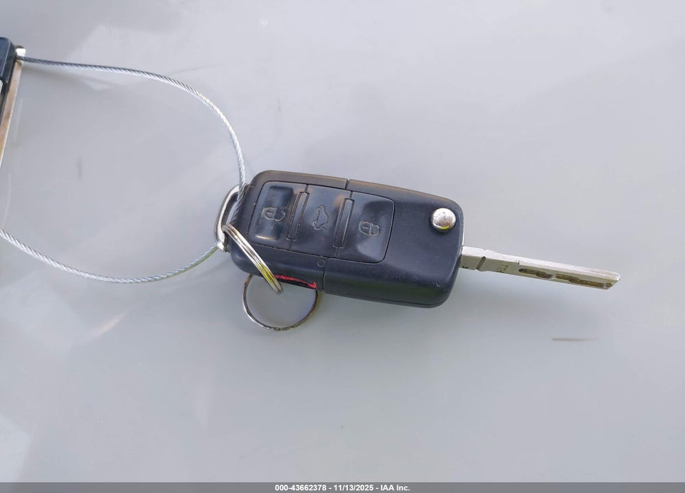2005 VOLKSWAGEN PASSAT GLX VIN: WVWWU63B25E070060