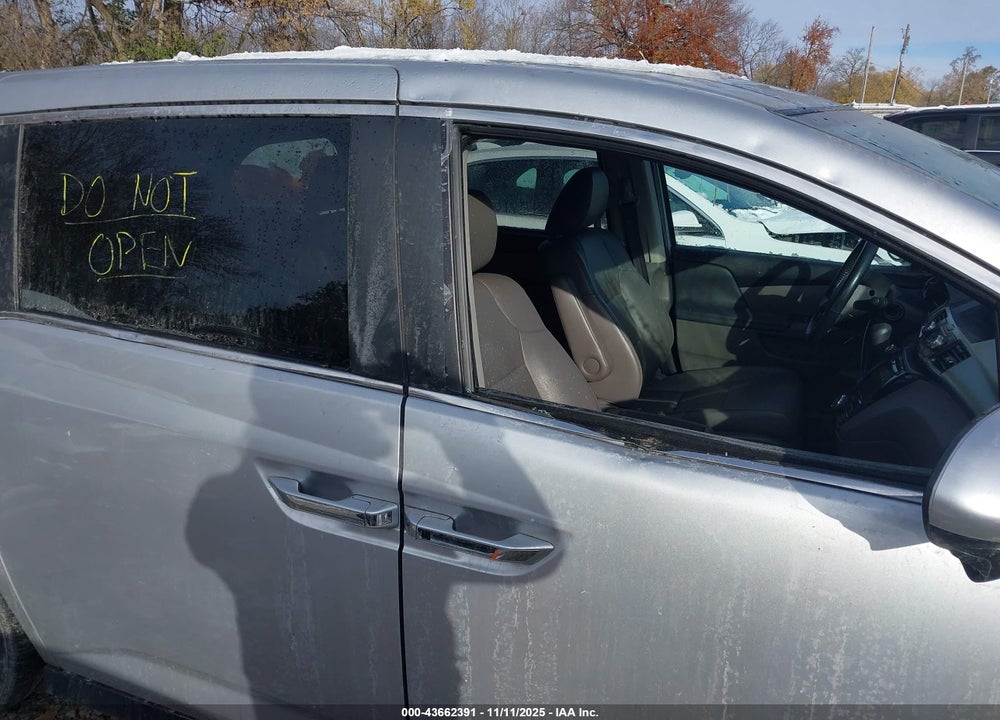 2015 HONDA ODYSSEY EX-L VIN: 5FNRL5H68FB107201