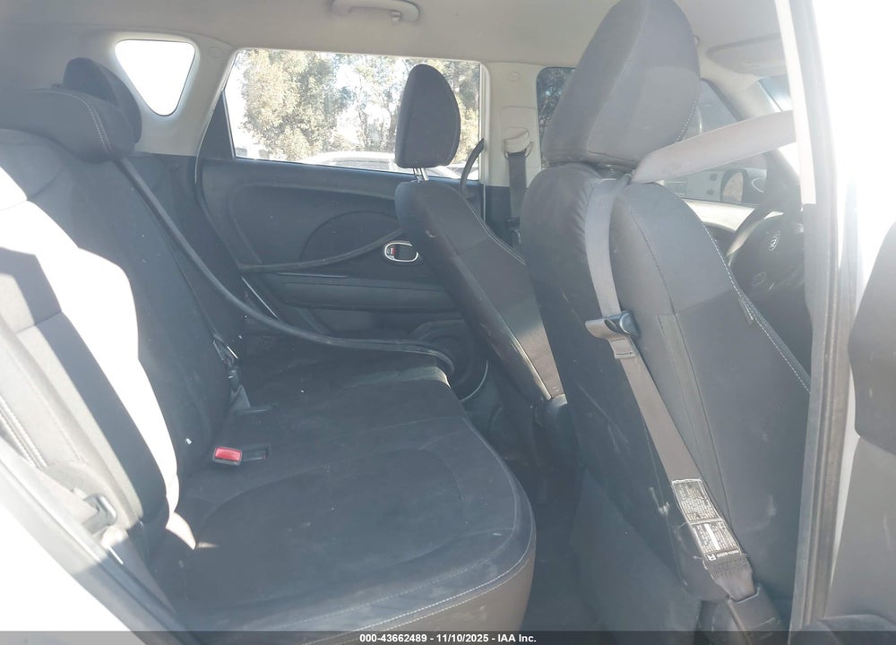 2016 KIA SOUL VIN: KNDJN2A27G7822443