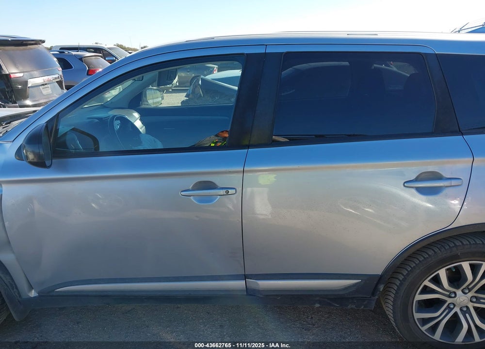 2017 MITSUBISHI OUTLANDER ES VIN: JA4AD2A34HZ030357