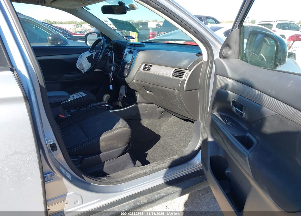 2017 MITSUBISHI OUTLANDER ES VIN: JA4AD2A34HZ030357