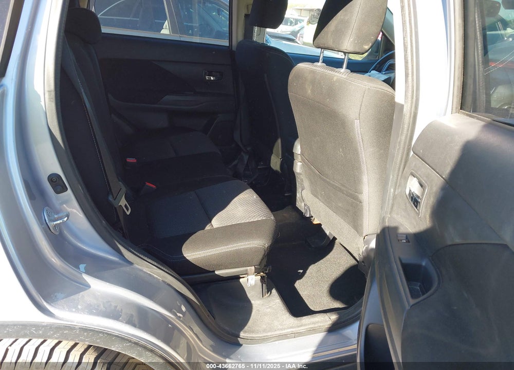 2017 MITSUBISHI OUTLANDER ES VIN: JA4AD2A34HZ030357
