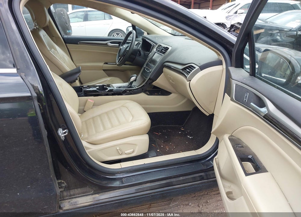 2015 FORD FUSION SE VIN: 3FA6P0HD8FR109110