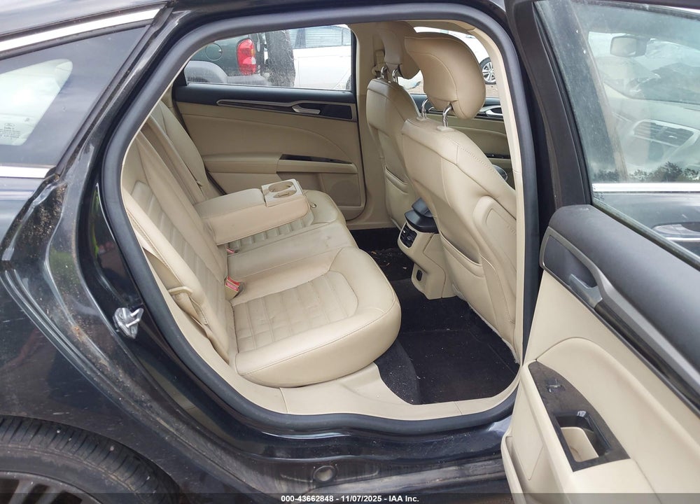 2015 FORD FUSION SE VIN: 3FA6P0HD8FR109110