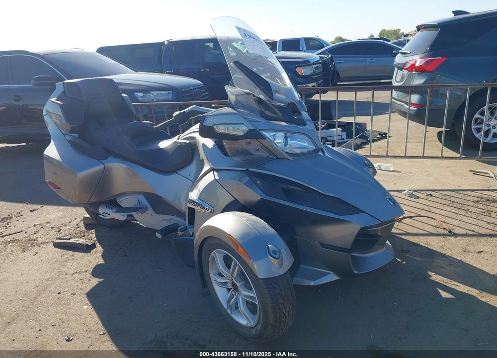 2012 CAN-AM SPYDER ROADSTER RTS VIN: 2BXJBWC17CV000956