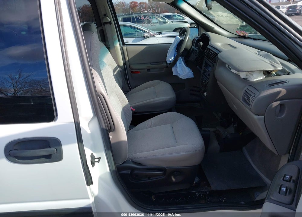 2002 CHEVROLET VENTURE VIN: 1GNDX03E42D263261