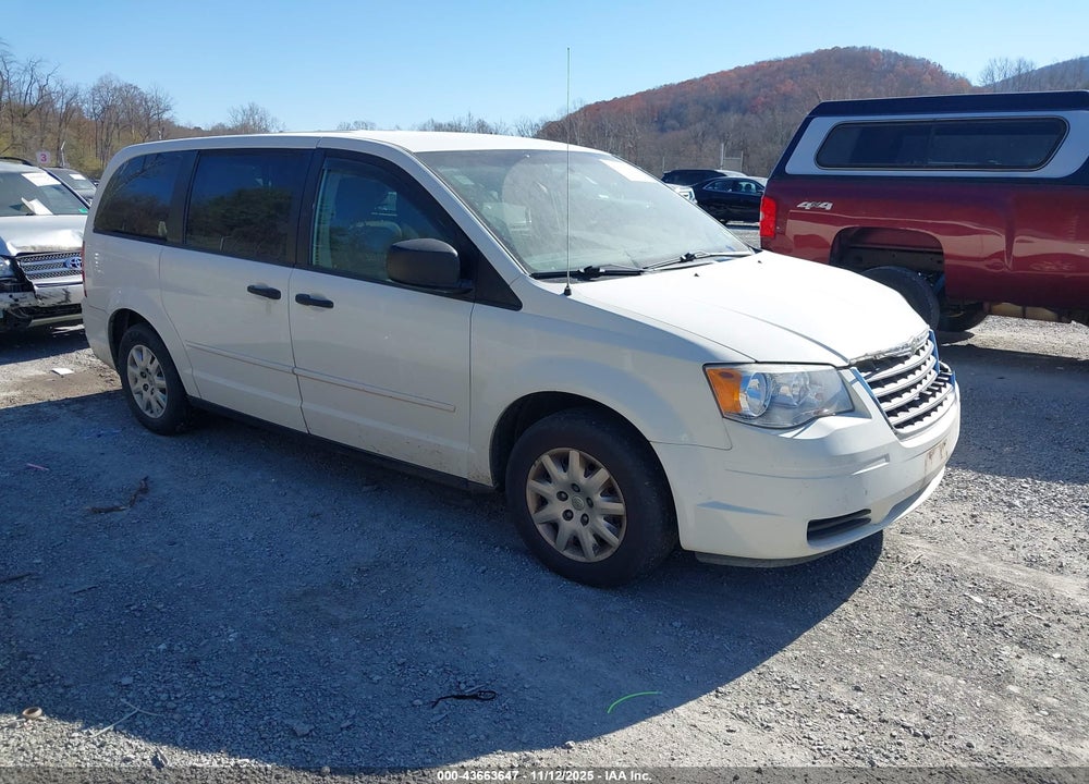 2008 CHRYSLER TOWN & COUNTRY LX VIN: 2A8HR44H98R743735