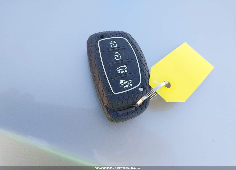 2020 HYUNDAI TUCSON VIN: KM8J33AL9LU191576