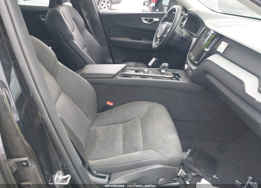 2025 VOLVO XC60 VIN: YV4M12RC6S1160224