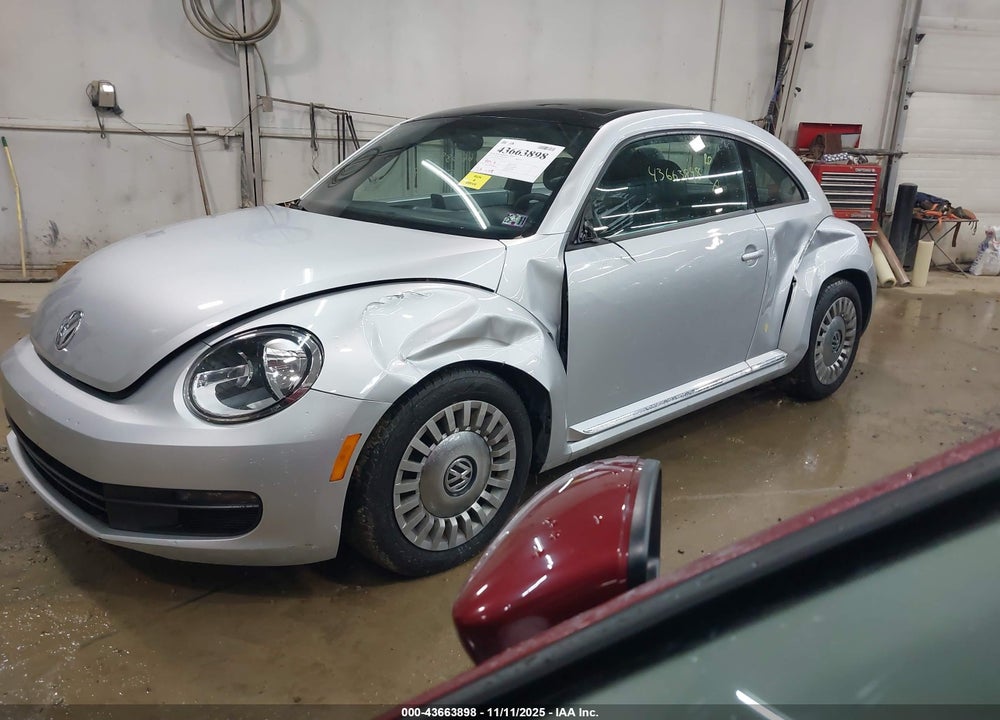 2015 VOLKSWAGEN BEETLE VIN: 3VWJ17AT0FM642790