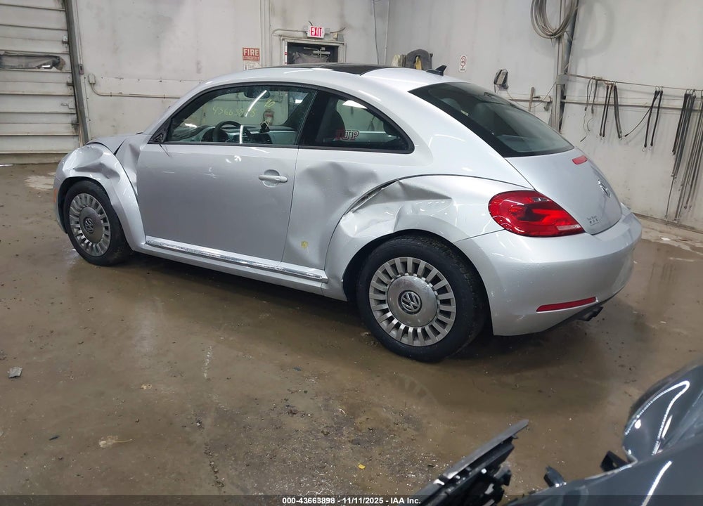 2015 VOLKSWAGEN BEETLE VIN: 3VWJ17AT0FM642790