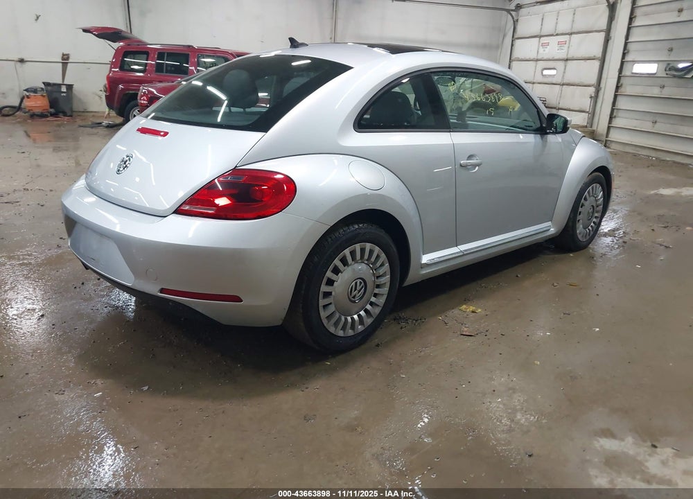 2015 VOLKSWAGEN BEETLE VIN: 3VWJ17AT0FM642790