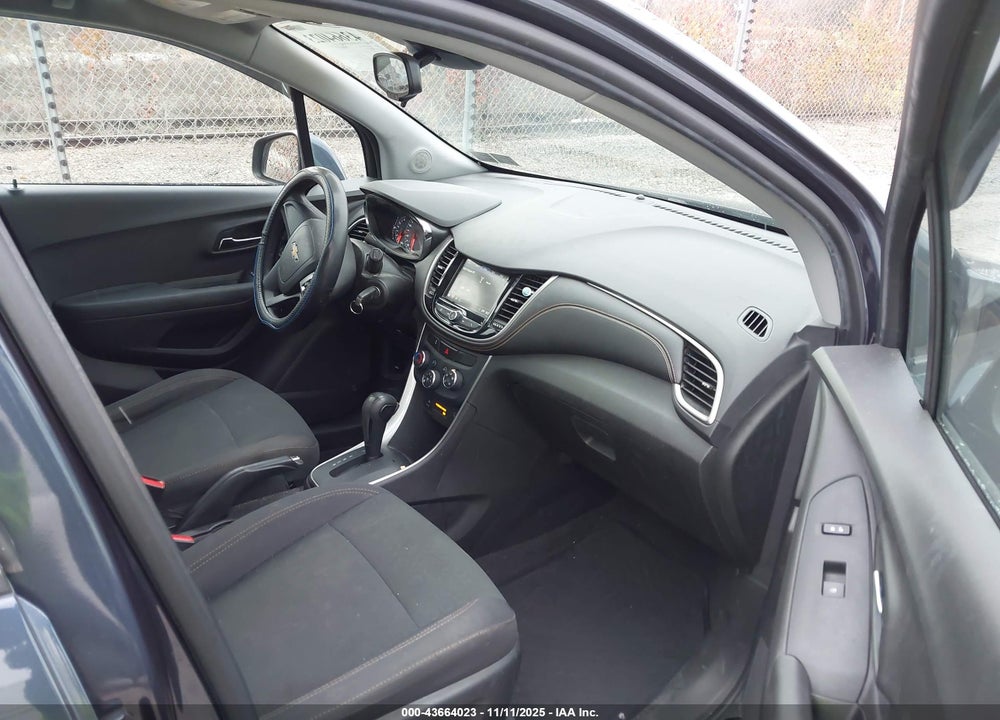 2018 CHEVROLET TRAX LS VIN: 3GNCJNSB3JL254786