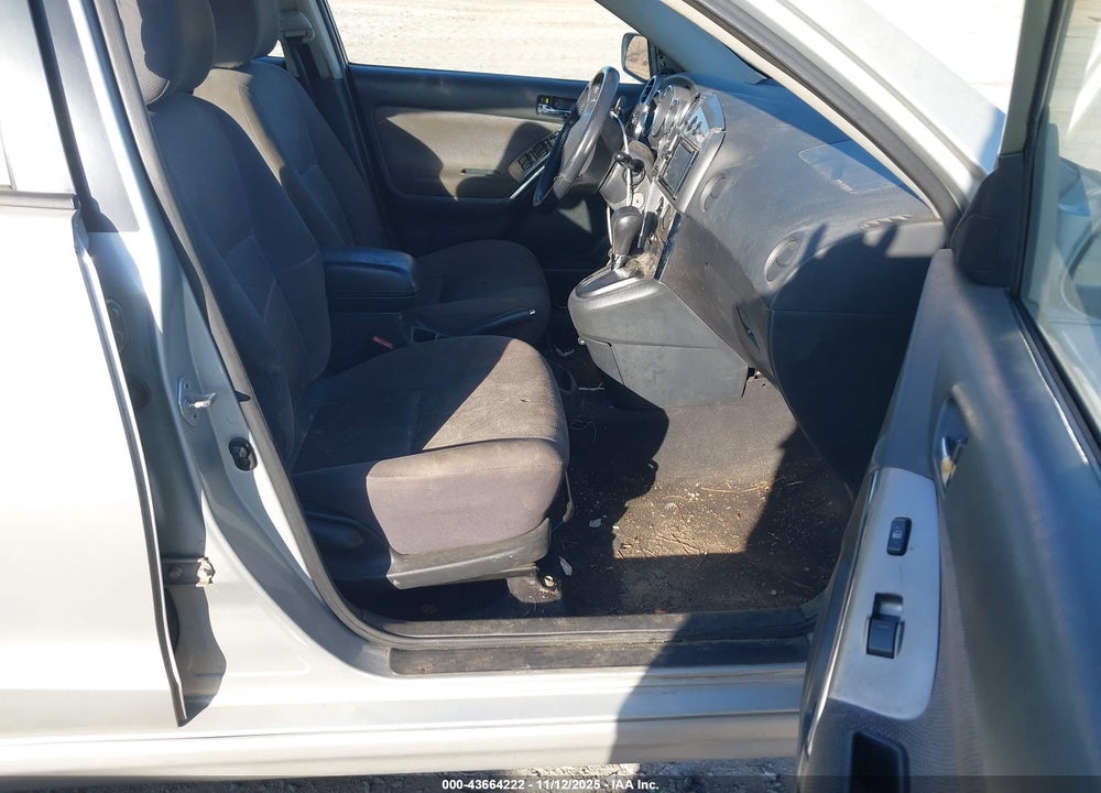 2003 TOYOTA MATRIX VIN: 2T1KR32E73C056925