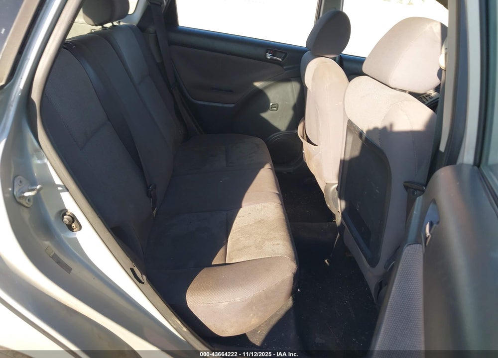 2003 TOYOTA MATRIX VIN: 2T1KR32E73C056925