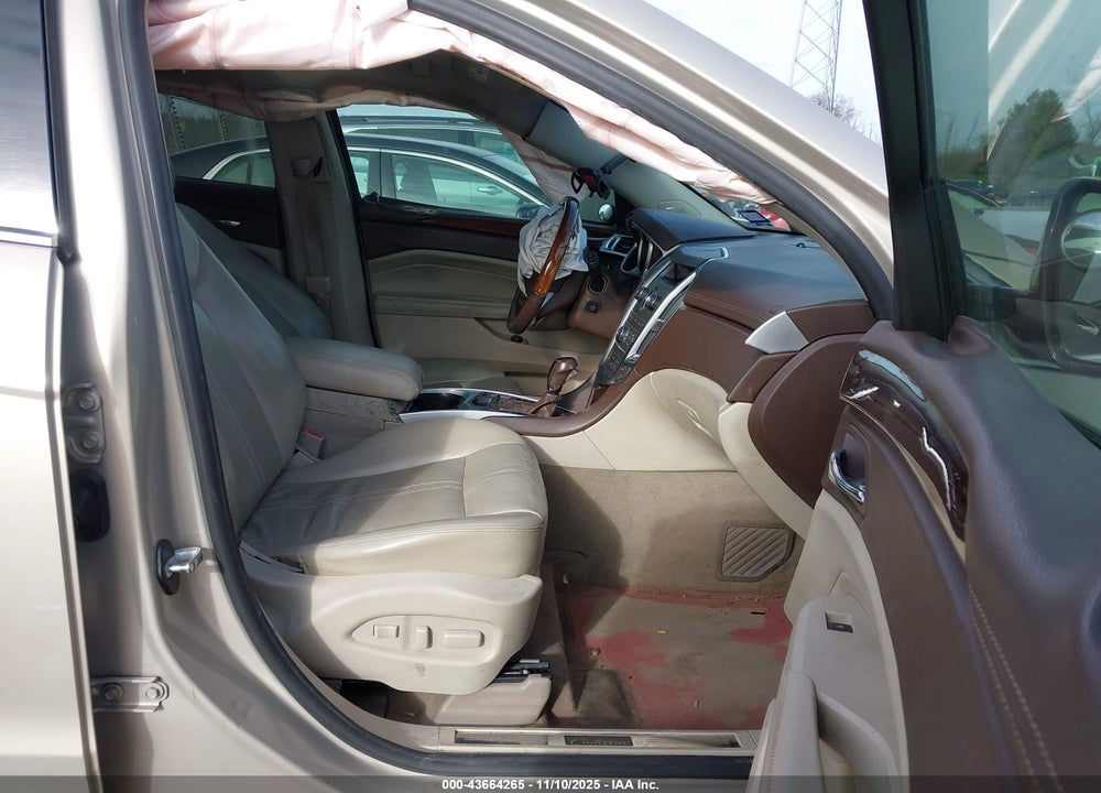 2011 CADILLAC SRX LUXURY COLLECTION VIN: 3GYFNAEY5BS572025