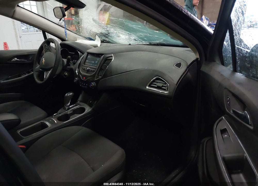 2018 CHEVROLET CRUZE VIN: 1G1BE5SM9J7208063