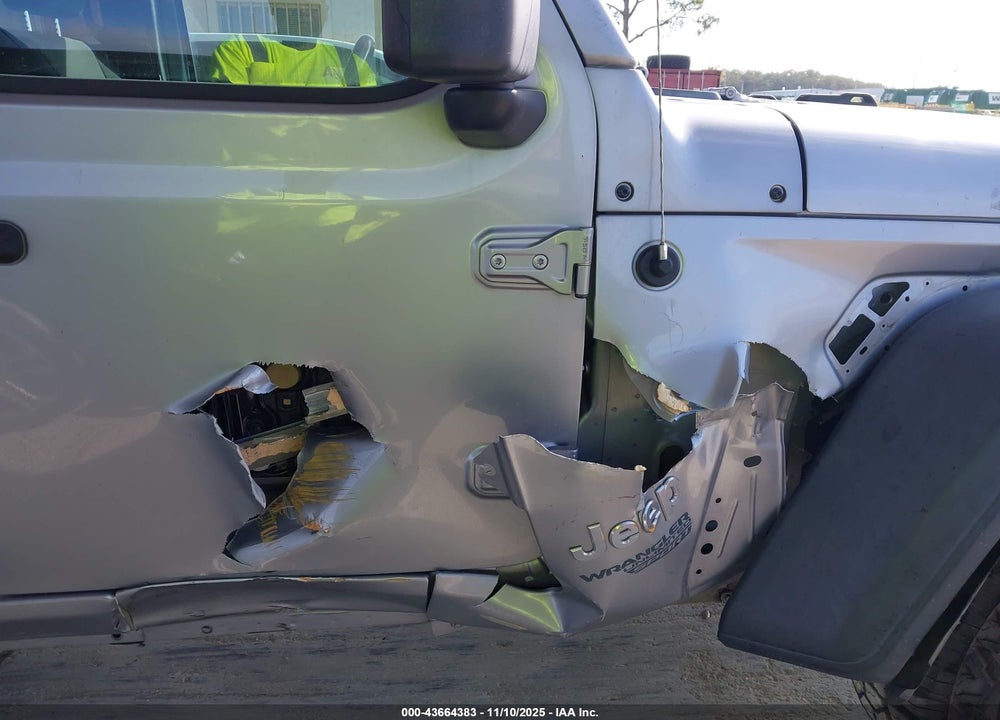 2018 JEEP WRANGLER UNLIMITED SPORT S 4X4 VIN: 1C4HJXDG4JW157805
