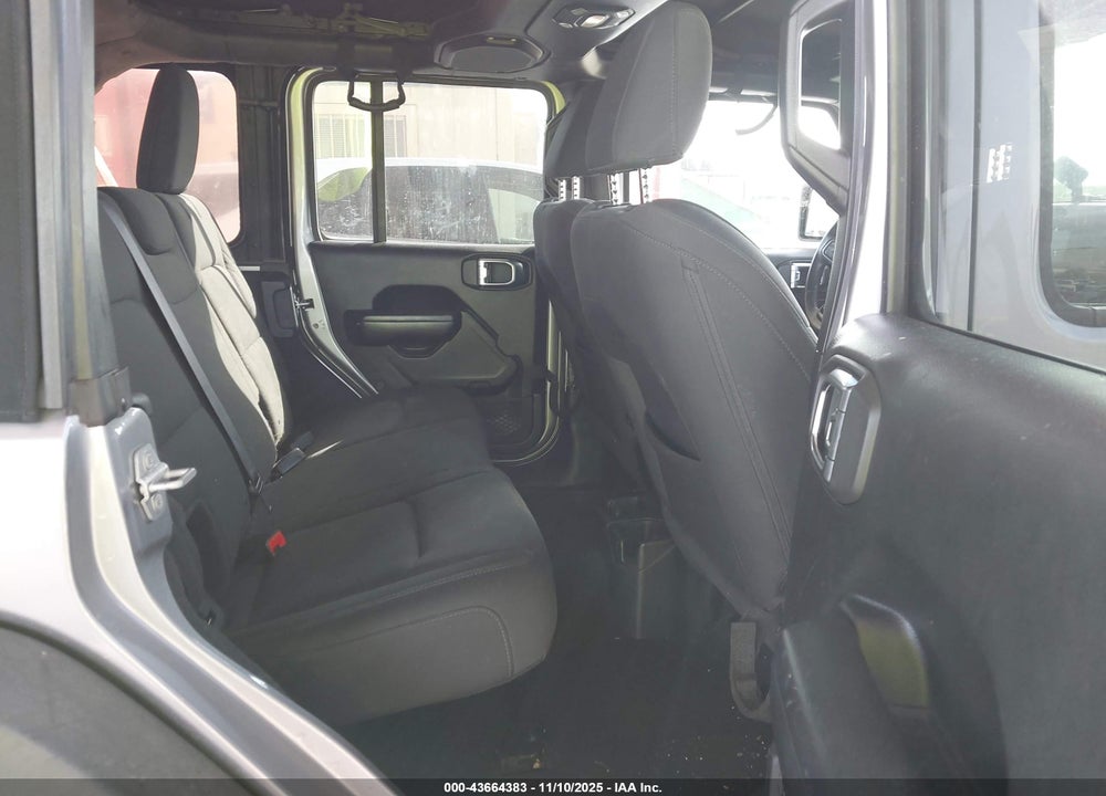 2018 JEEP WRANGLER UNLIMITED SPORT S 4X4 VIN: 1C4HJXDG4JW157805