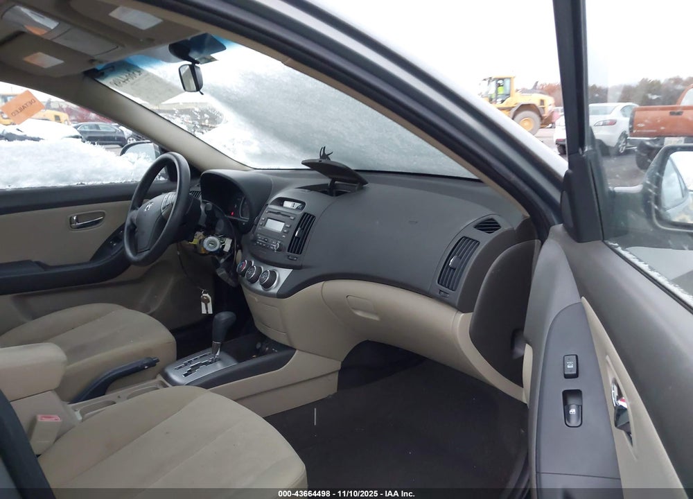 2010 HYUNDAI ELANTRA VIN: KMHDU4AD8AU022266