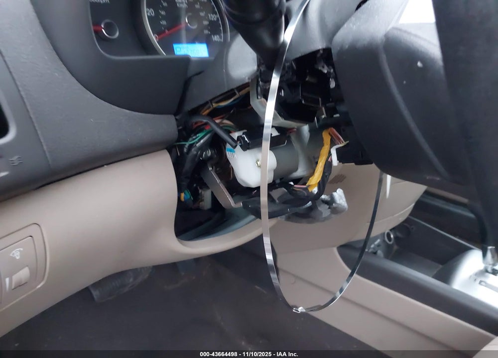 2010 HYUNDAI ELANTRA VIN: KMHDU4AD8AU022266