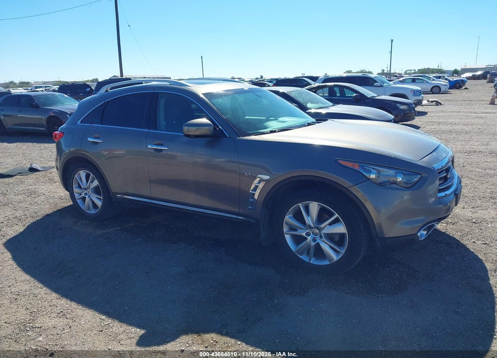2015 INFINITI QX70 VIN: JN8CS1MU5FM381053