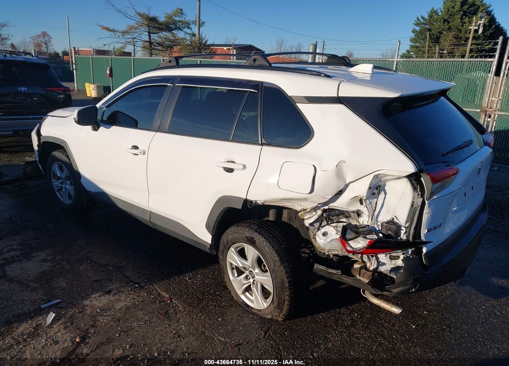 2021 TOYOTA RAV4 XLE VIN: 2T3P1RFV6MC161443