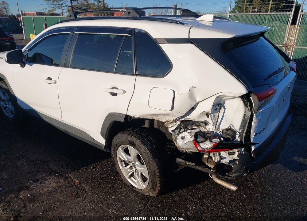 2021 TOYOTA RAV4 XLE VIN: 2T3P1RFV6MC161443