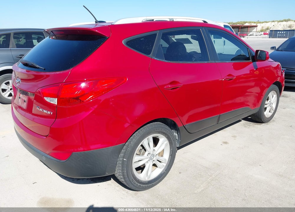 2010 HYUNDAI TUCSON GLS VIN: KM8JU3AC5AU098516