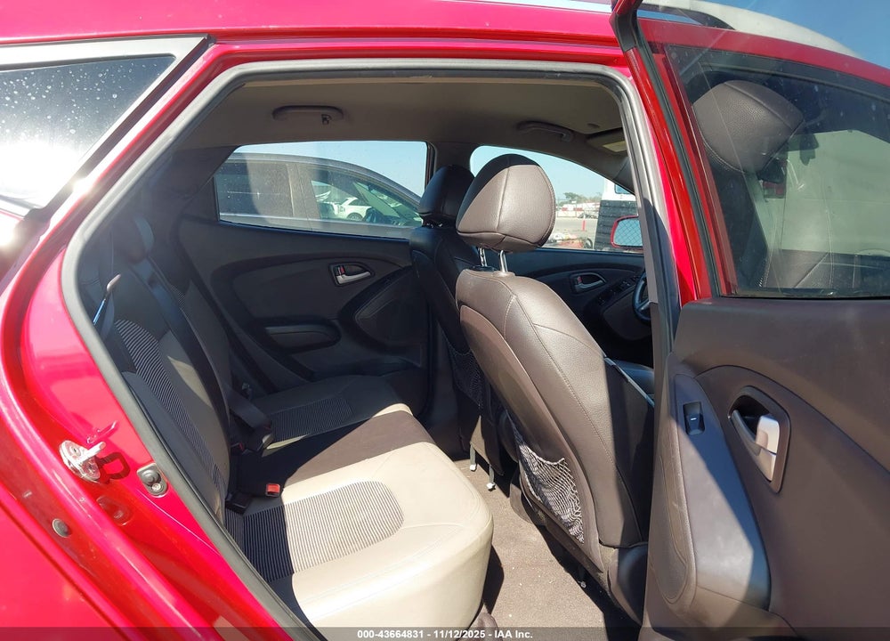 2010 HYUNDAI TUCSON GLS VIN: KM8JU3AC5AU098516