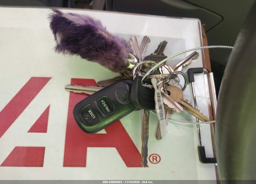 2004 TOYOTA COROLLA LE VIN: JTDBR32E042043904