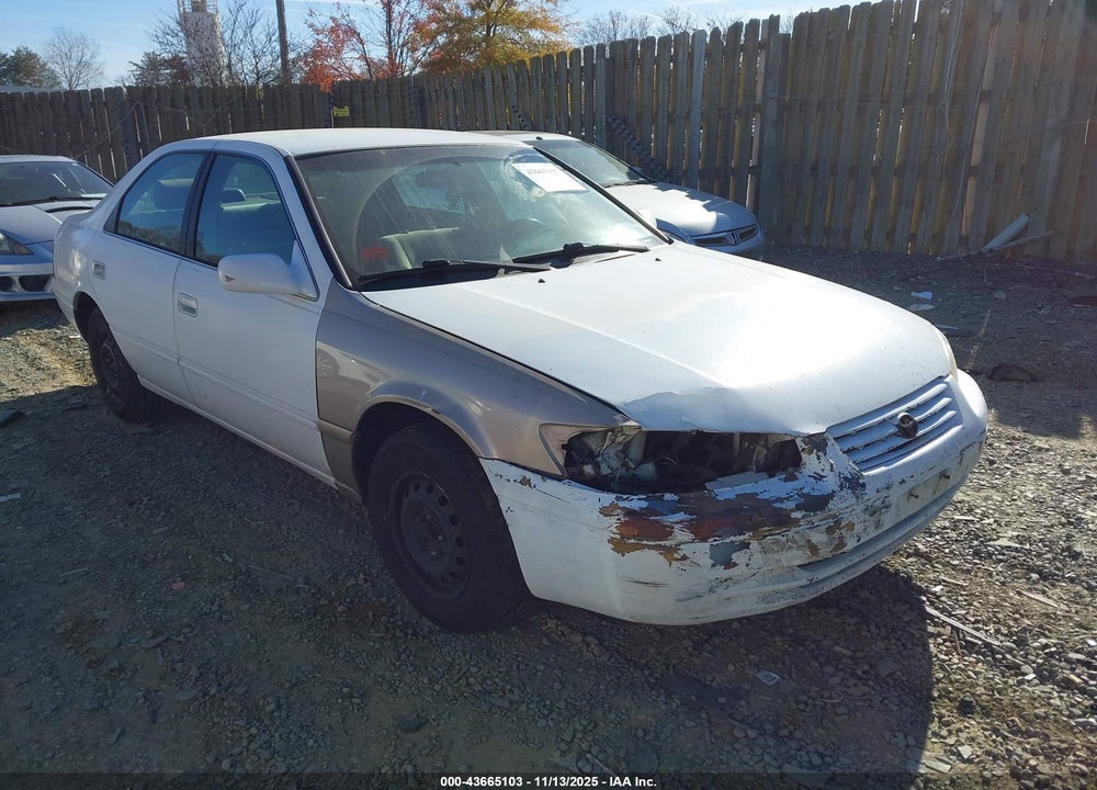 1999 TOYOTA CAMRY LE VIN: 4T1BG22K9XU877308