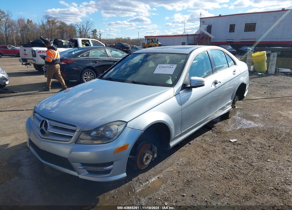 2013 MERCEDES-BENZ C CLASS VIN: WDDGF4HB0DR270539