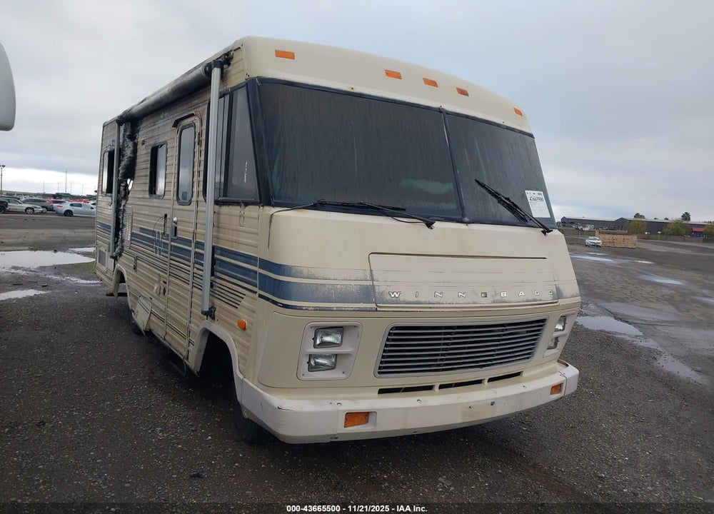 1985 WINNEBAGO P30 VIN: 1GBJP37W3F3317620