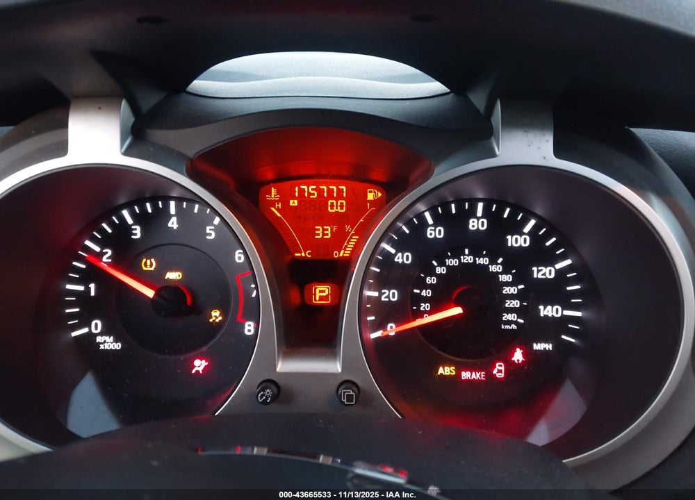 2011 NISSAN JUKE SV VIN: JN8AF5MV4BT010073